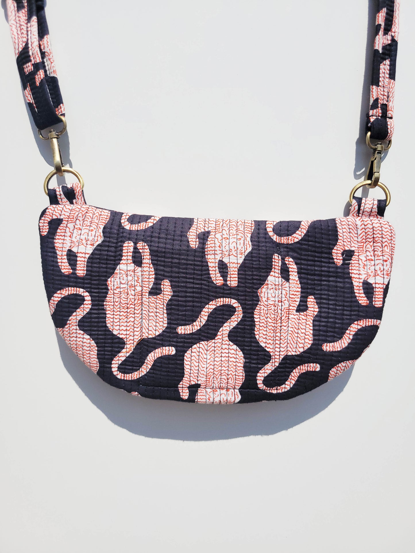 The Essential Sling Black