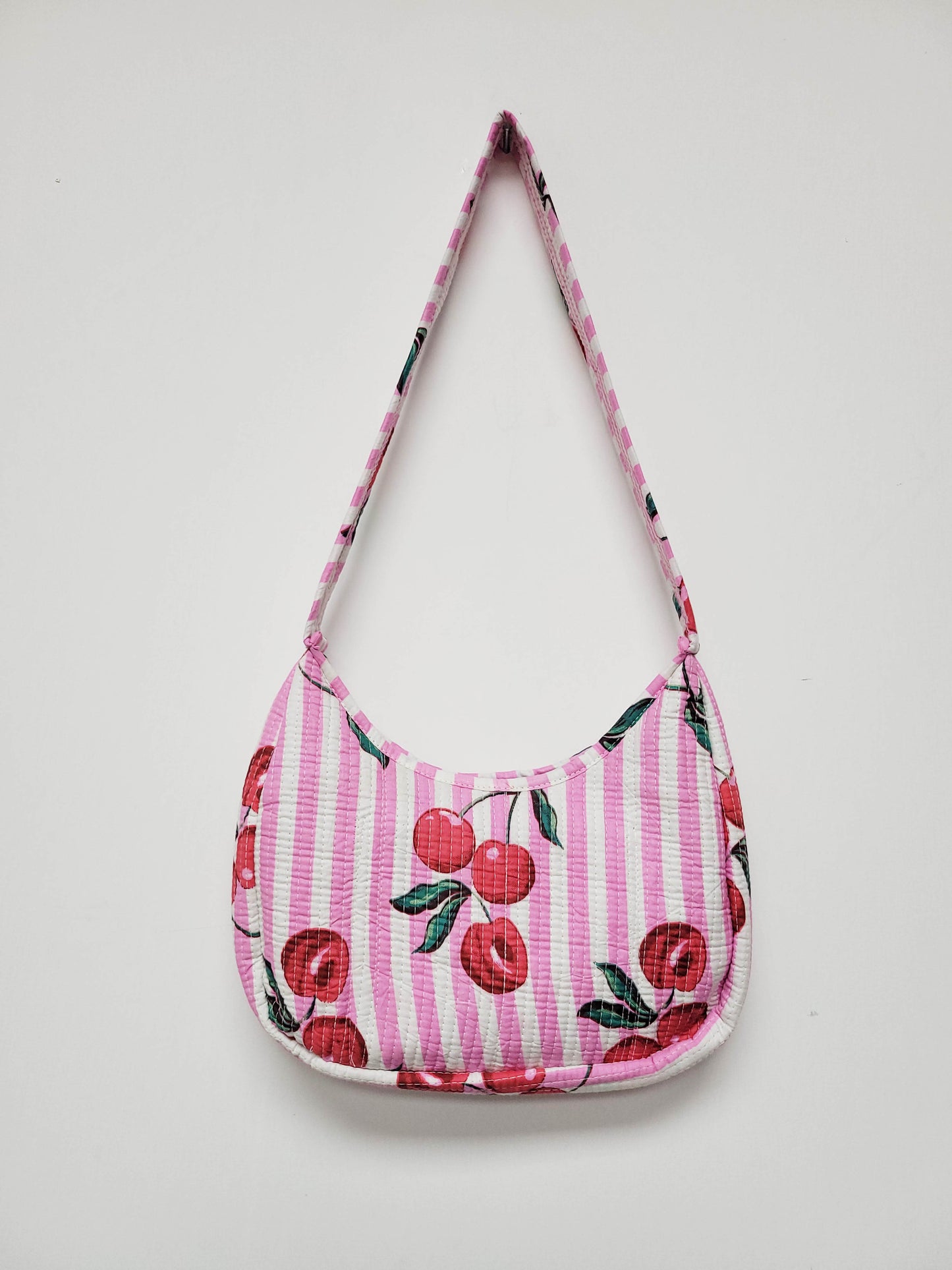 The Shoulder Bag Cherry