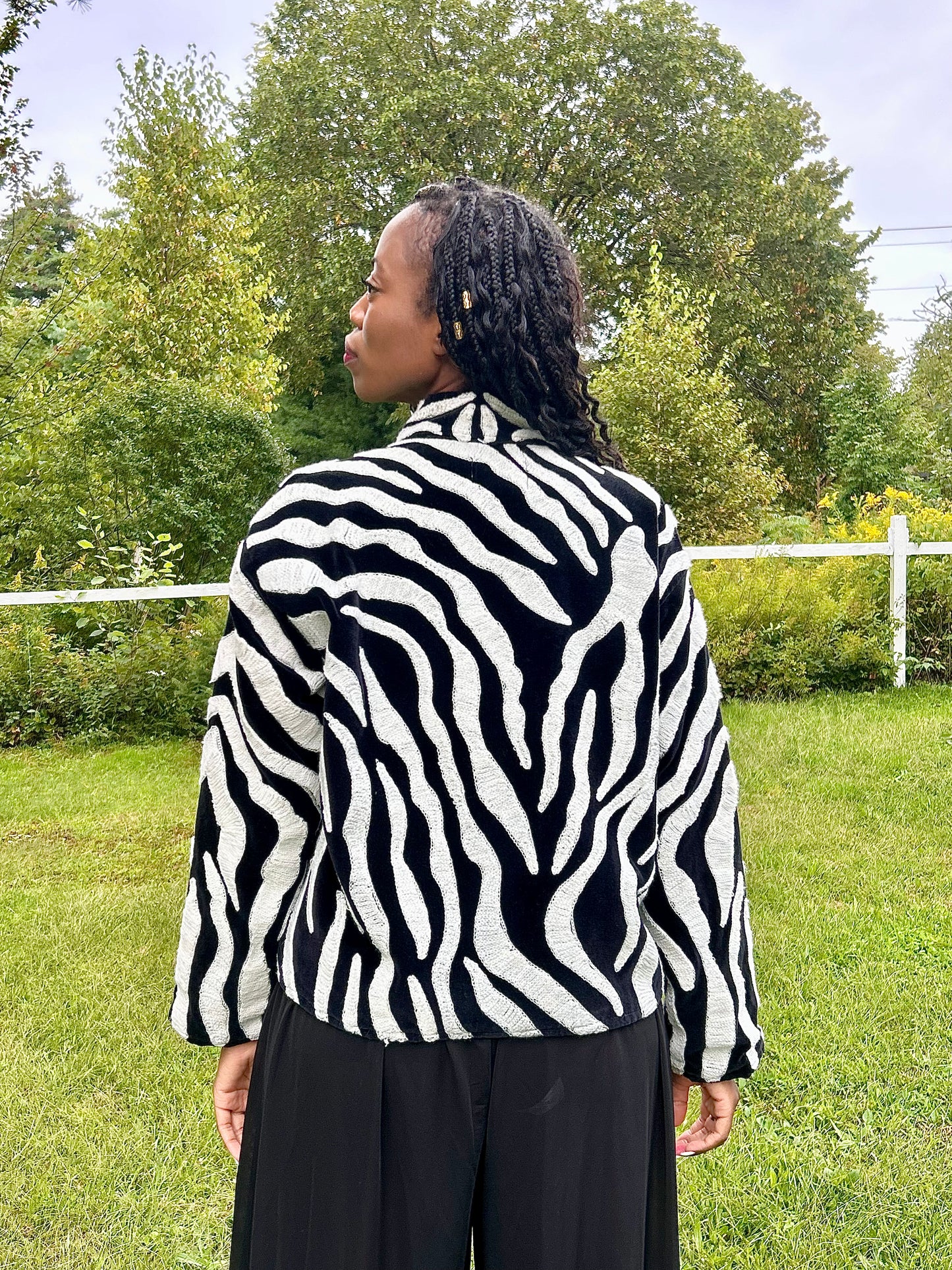 Chaqueta Isla de terciopelo con estampado de cebra